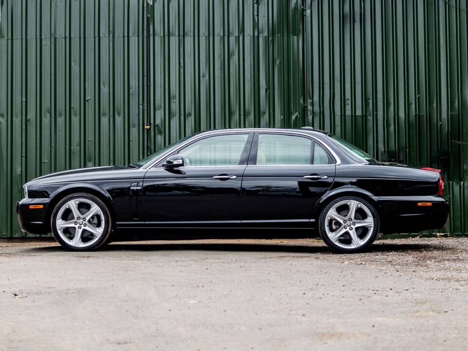 Image 2/50 of Jaguar XJ 3.0 (2009)