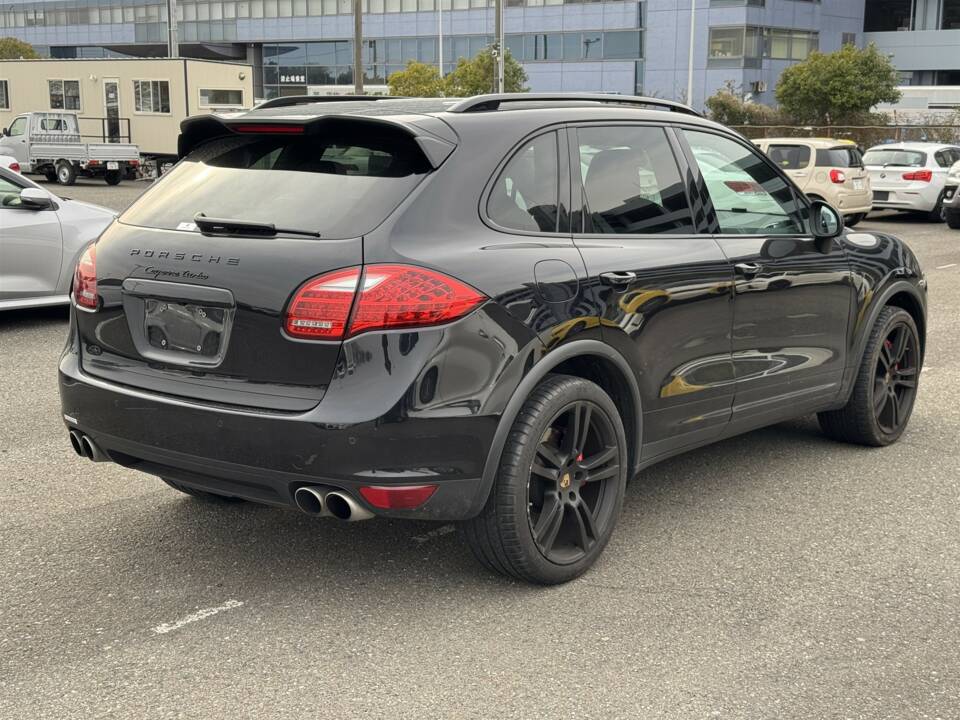 Bild 5/63 von Porsche Cayenne Turbo (2010)