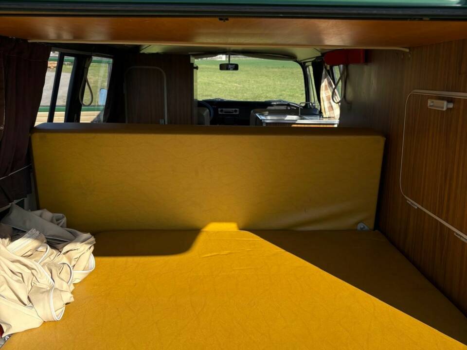 Bild 8/21 von Volkswagen T2b Westfalia (1972)