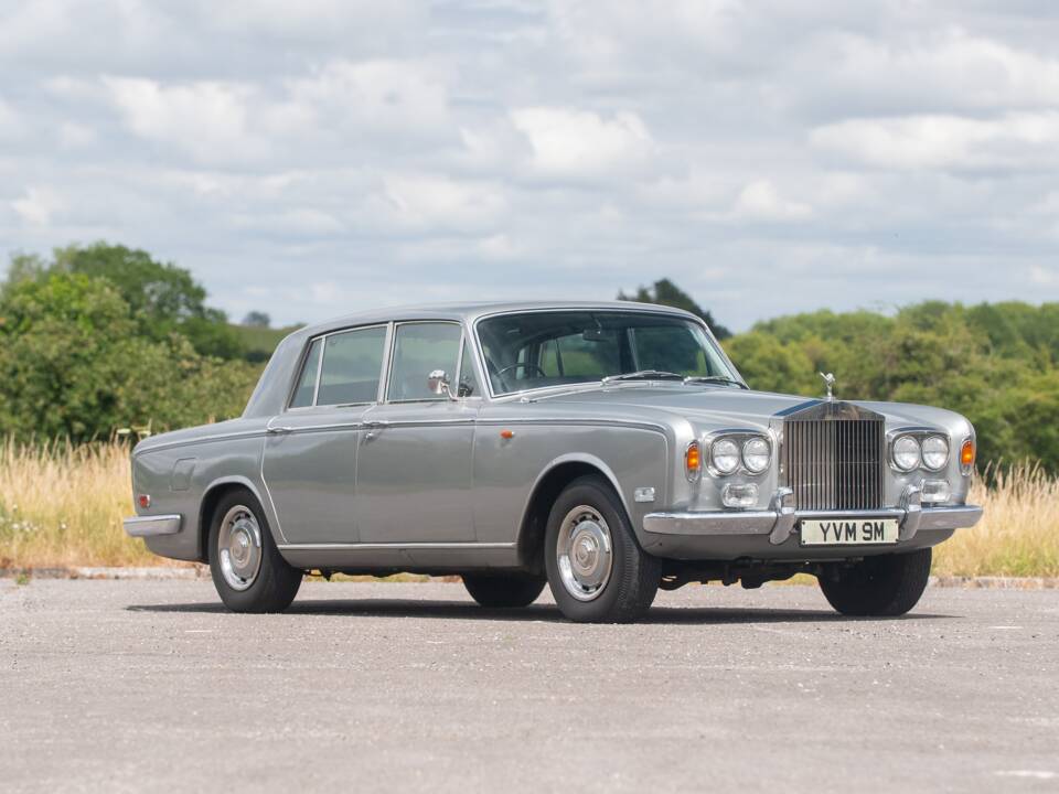 Image 9/50 of Rolls-Royce Silver Shadow I (1973)