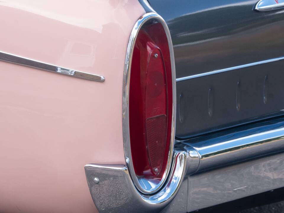 Image 12/50 of Vauxhall Cresta (1958)