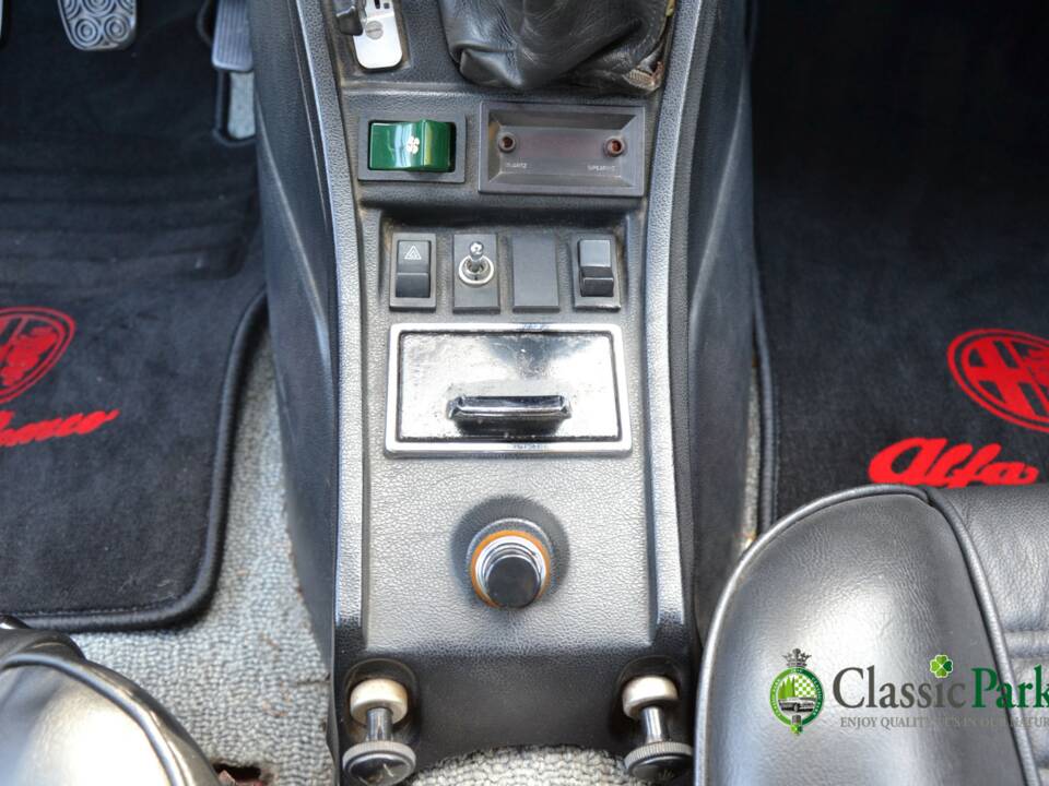 Imagen 36/50 de Alfa Romeo 2000 Spider Veloce (1981)