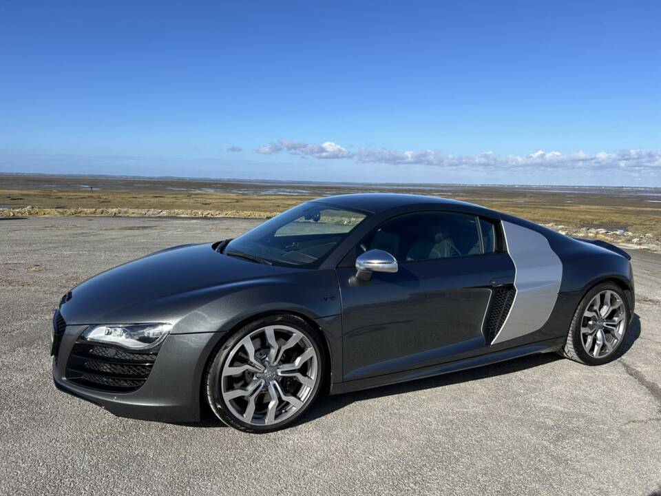 Immagine 4/7 di Audi R8 V10 (2009)