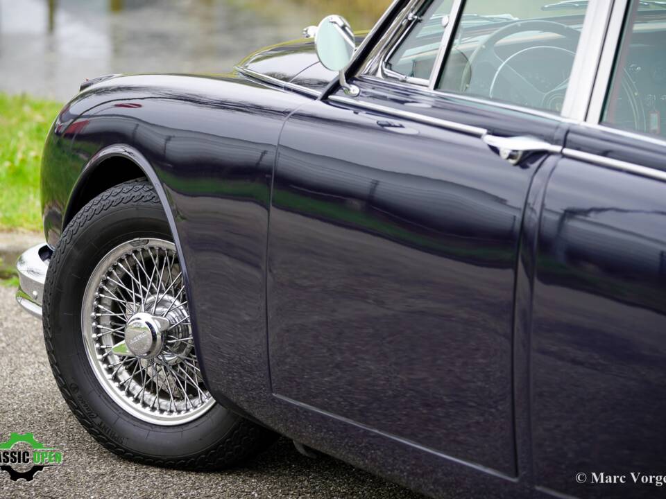 Image 34/42 of Jaguar Mk II 3.8 (1963)
