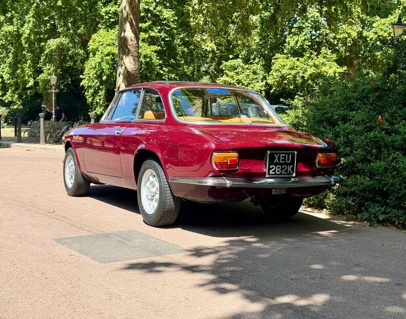Image 8/48 of Alfa Romeo Giulia 1600 GT Junior (1972)