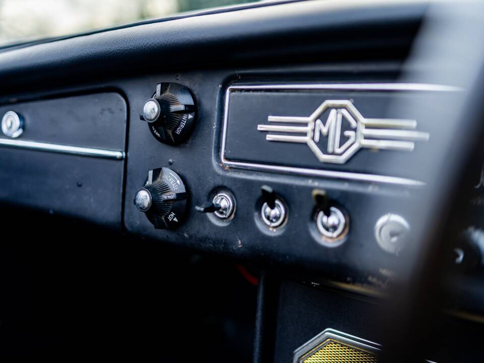 Bild 32/46 von MG MGB (1964)