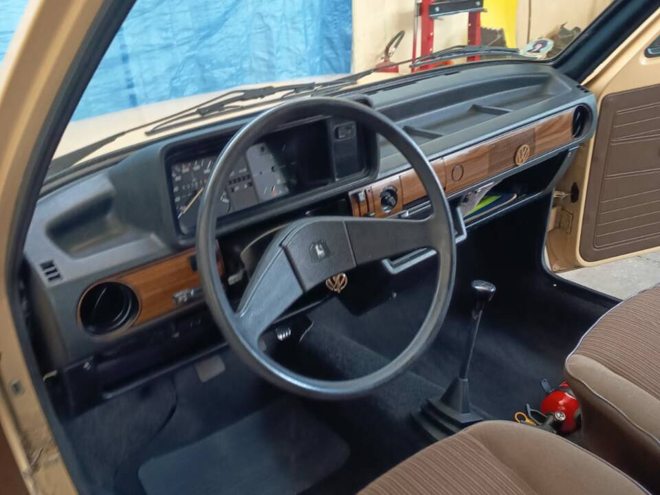 Image 18/26 of Volkswagen Polo I 0.9 (1980)