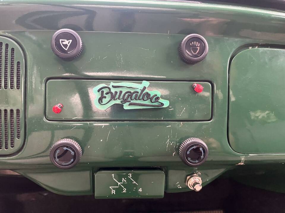 Image 14/43 of Volkswagen Beetle 1200 (1970)