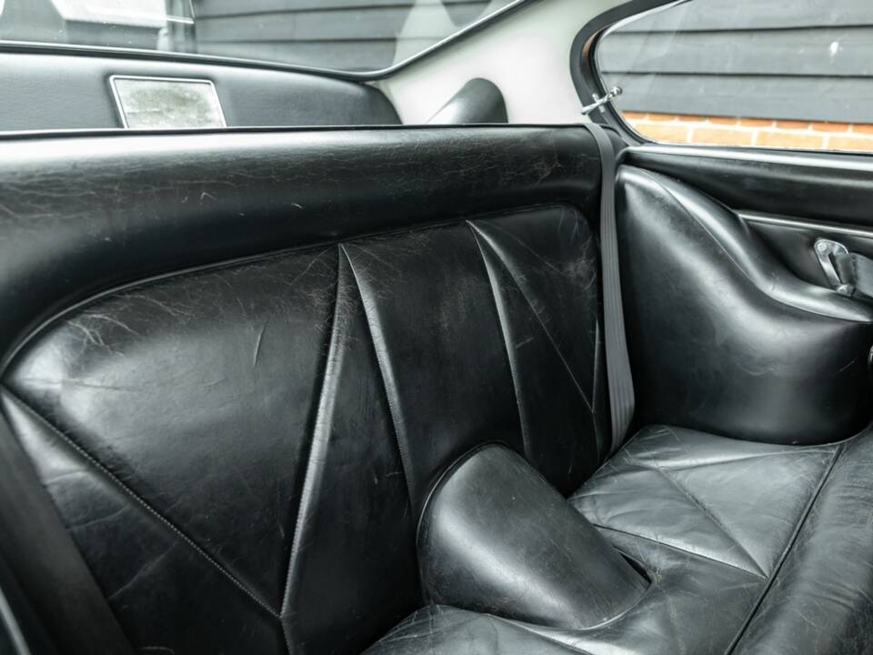 Afbeelding 40/50 van Aston Martin DB 6 (1967)