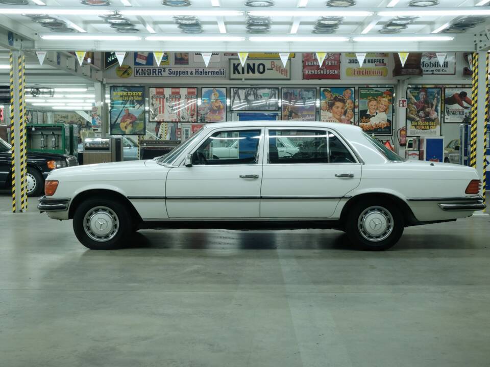 Image 3/50 de Mercedes-Benz 280 SEL (1978)