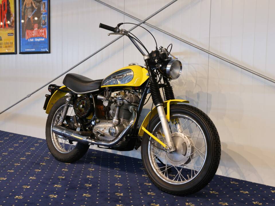 Obraz 1/31 pojazdu Ducati 350 Scrambler (1900)