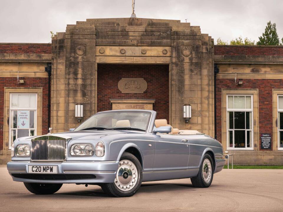 Immagine 7/38 di Rolls-Royce Corniche V (2001)