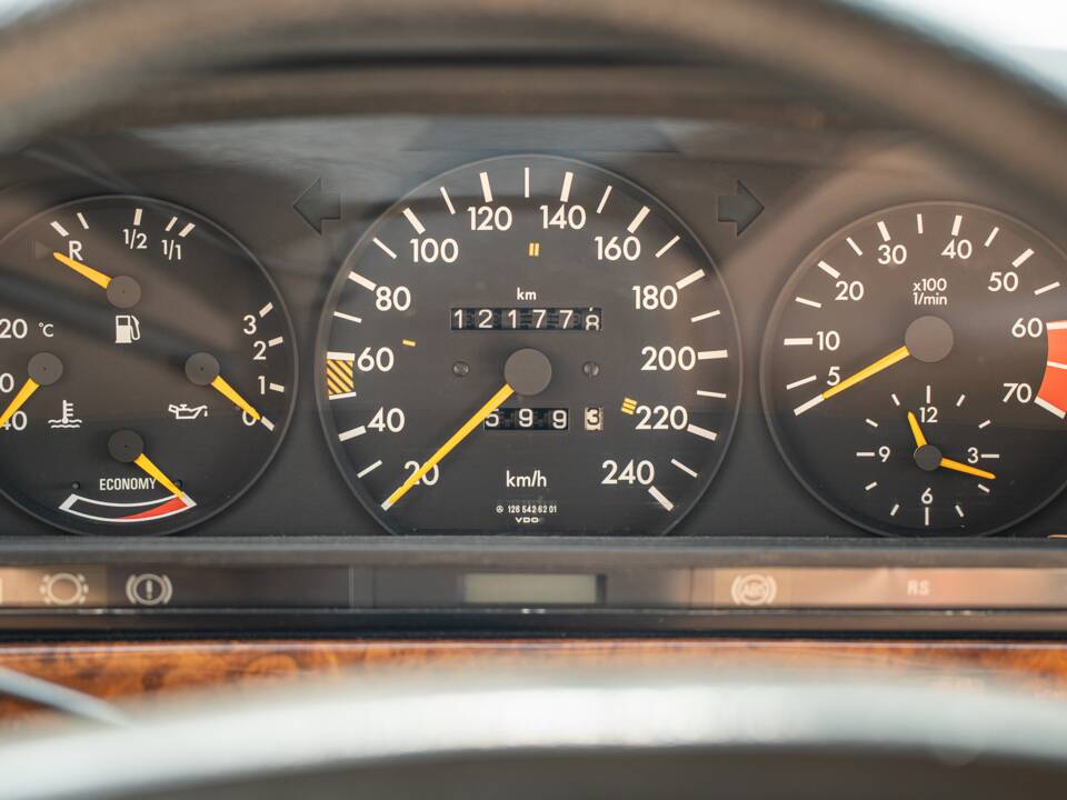 Bild 30/76 von Mercedes-Benz 500 SEL (1985)