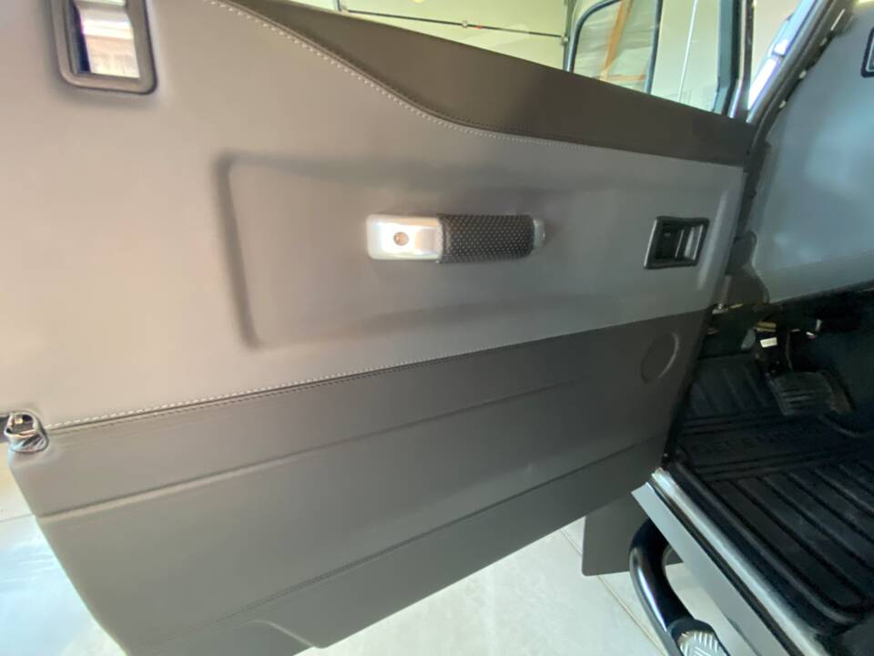 Afbeelding 25/43 van Land Rover Defender 90 Works V8 &quot;70th Edition&quot; (2018)