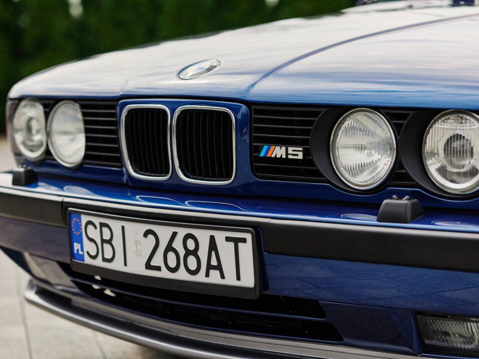 Immagine 8/74 di BMW M5 (1992)