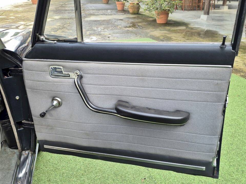 Afbeelding 40/63 van Lancia Flavia 2000 (1970)