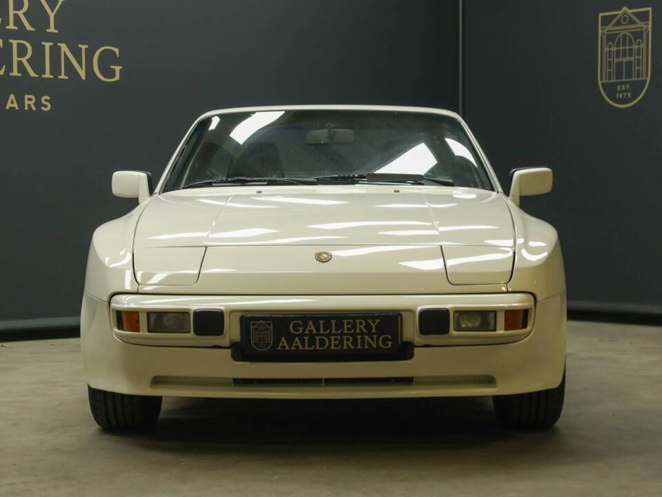 Obraz 9/50 pojazdu Porsche 944 (1986)