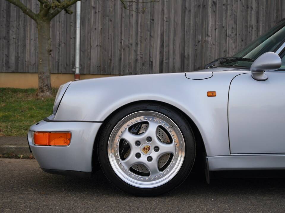 Image 14/37 de Porsche 911 Carrera 2 (WTL) (1992)