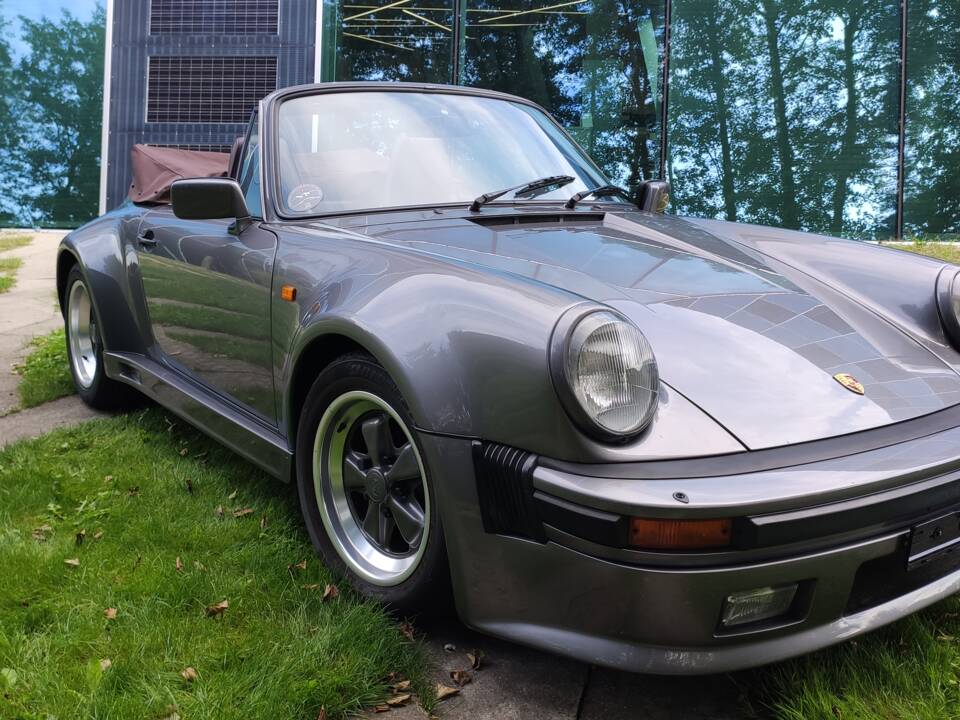 Image 21/104 of Porsche 911 Carrera 3.2 (1986)