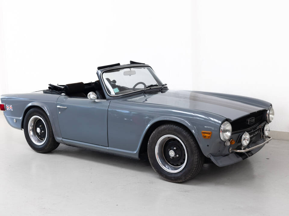 Imagen 27/28 de Triumph TR 6 (1975)
