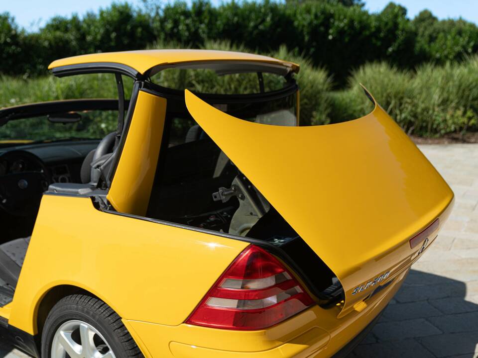 Immagine 26/50 di Mercedes-Benz SLK 200 (1997)