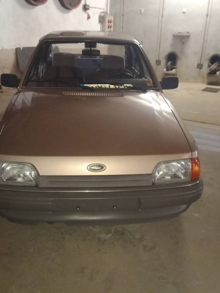 Image 4/4 of Ford Orion 1.3 (1987)