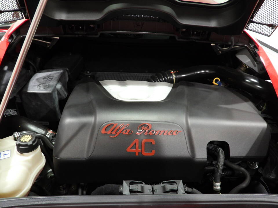 Image 9/15 of Alfa Romeo 4C (2017)