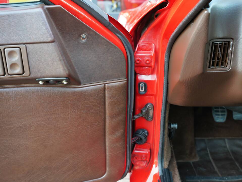 Image 33/50 de Porsche 924 S (1981)
