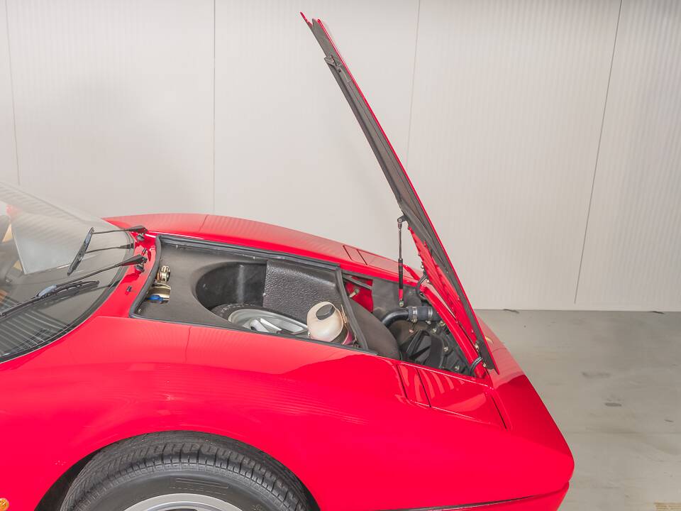 Bild 37/43 von Ferrari 328 GTS (1985)