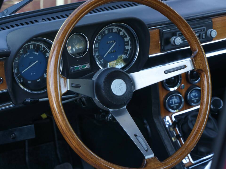 Obraz 34/50 pojazdu Alfa Romeo Giulia Nuova Super 1300 (1975)
