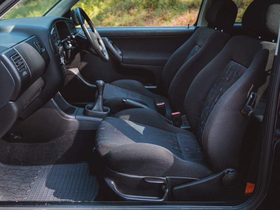 Image 33/39 of Volkswagen Golf IV 1.8T GTI (1998)