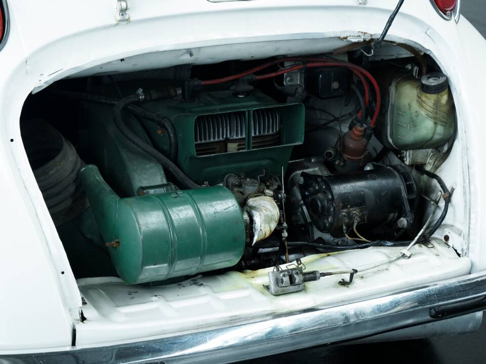 Image 42/48 of Subaru 360 (1970)