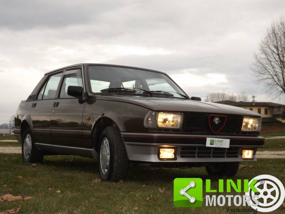 Immagine 8/10 di Alfa Romeo Giulietta 1.6 (1984)