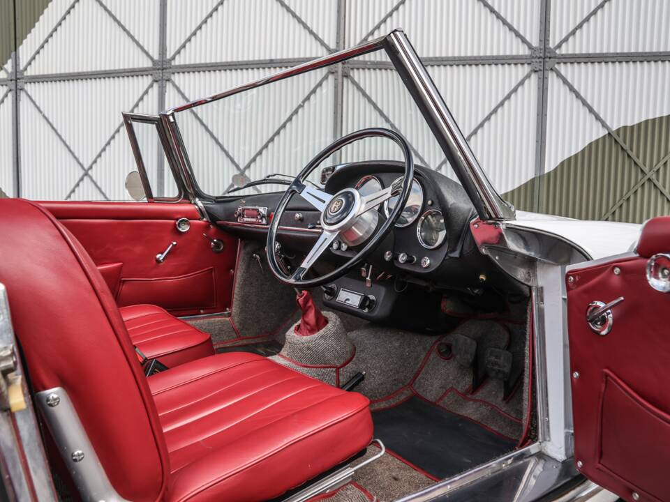 Bild 32/35 von Alfa Romeo 2600 Spider (1963)