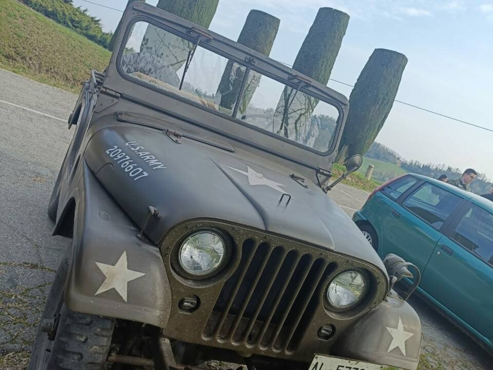 Image 3/6 of Willys-Overland Jeep Station Wagon (1954)