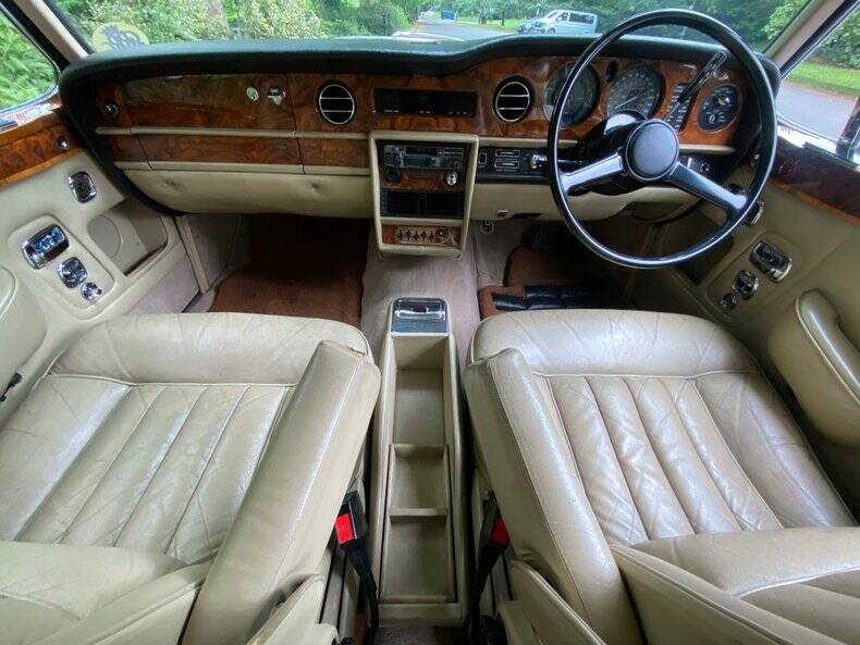 Image 31/50 de Bentley Corniche (1980)