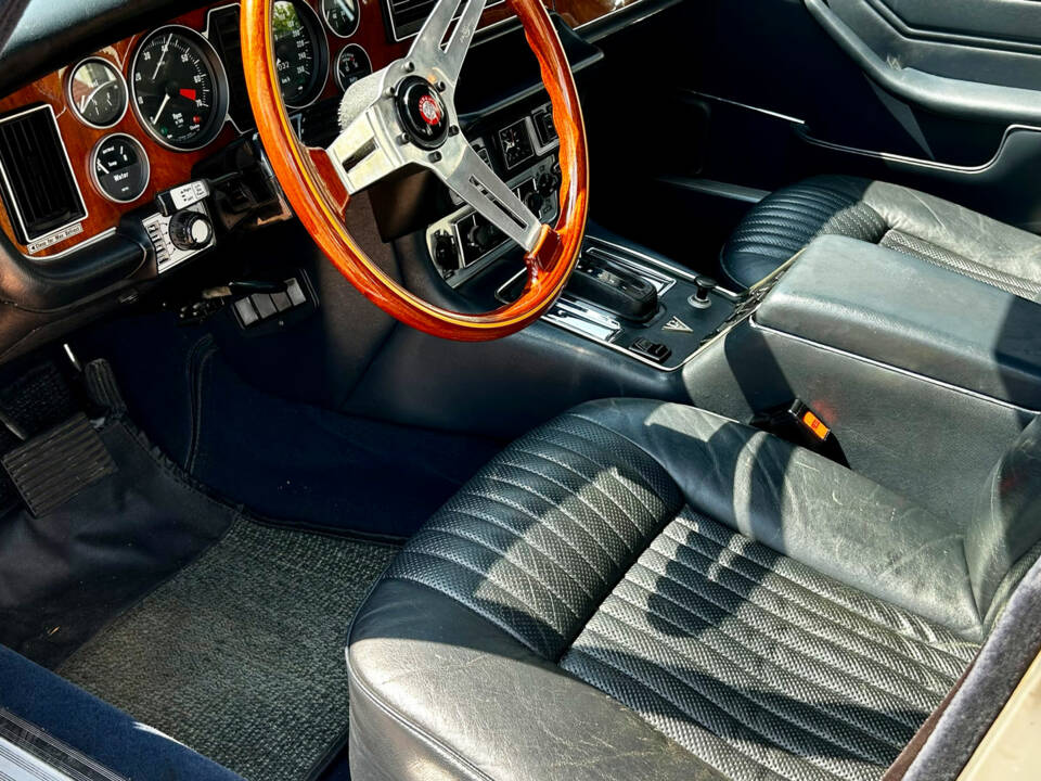 Image 6/10 de Jaguar XJ 12 L (1975)