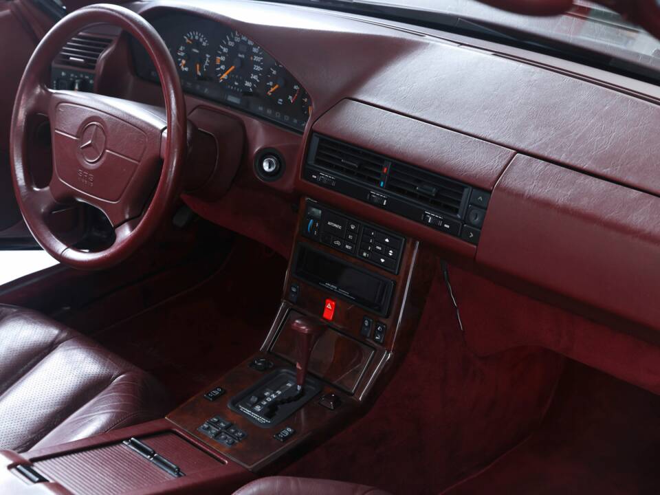 Image 15/37 of Mercedes-Benz SL 500 (1995)