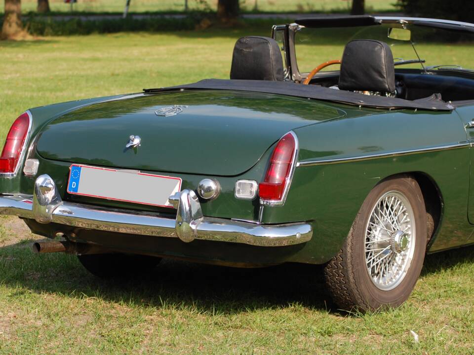 Image 7/27 of MG MGB (1969)