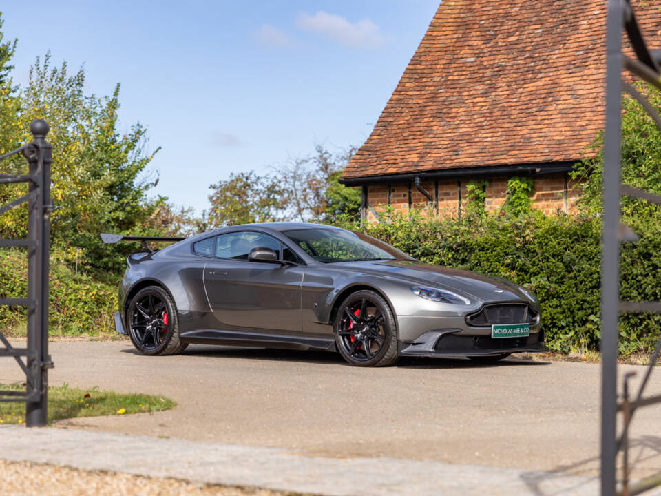 Image 58/65 of Aston Martin Vantage GT8 (2017)