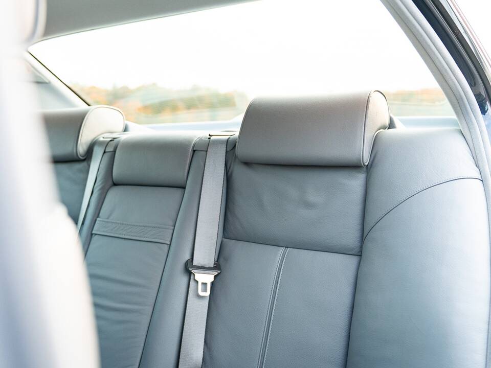 Image 29/55 of BMW 740i (1997)