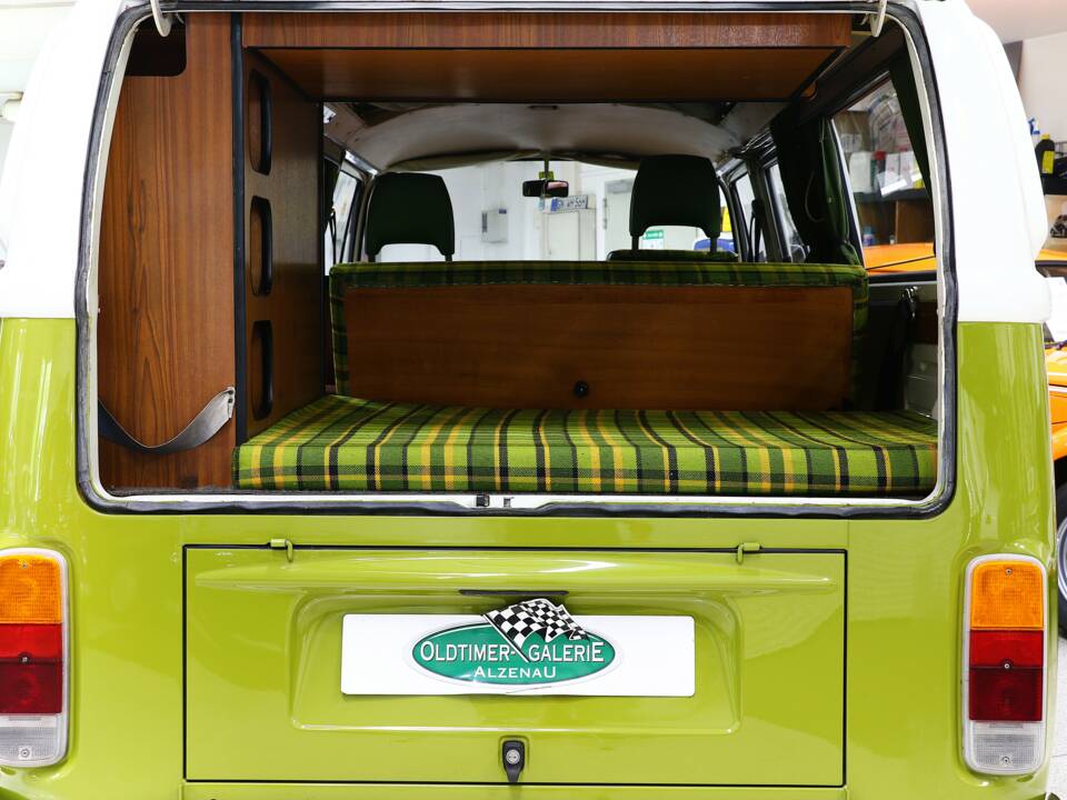 Image 23/25 de Volkswagen T2b Camper (1979)