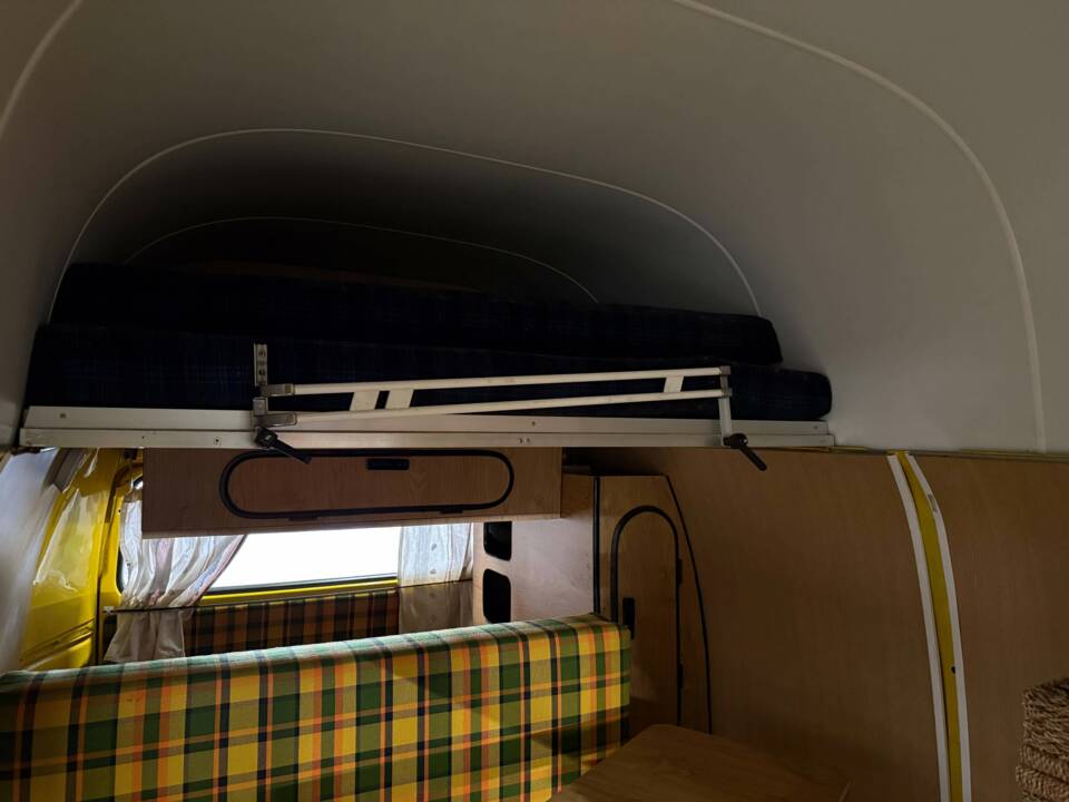 Image 17/19 of Volkswagen T2 Brasil Camper (1978)