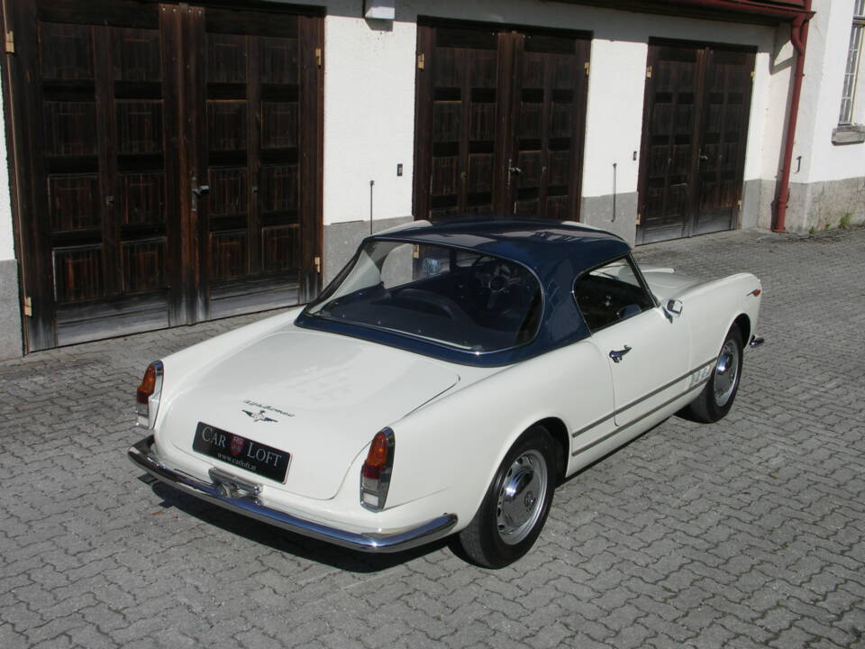 Image 2/40 of Alfa Romeo 2000 Spider (1959)