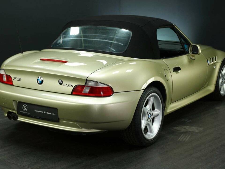 Bild 6/30 von BMW Z3 2.2i (2002)