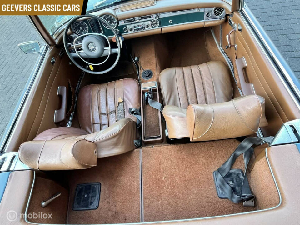 Image 21/44 of Mercedes-Benz 280 SL (1970)