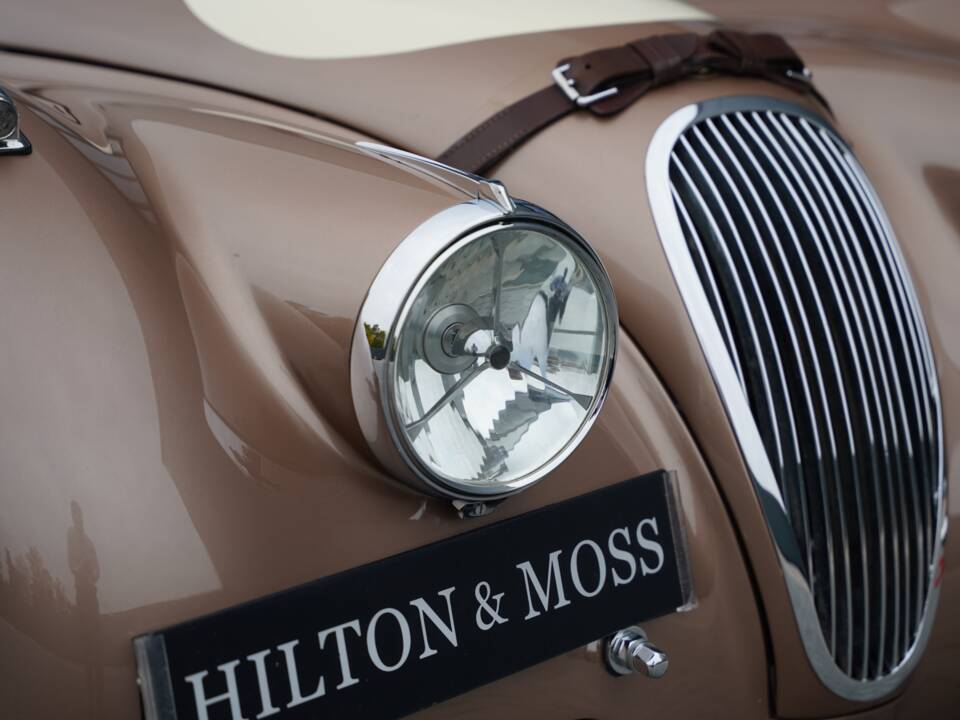 Image 33/50 of Jaguar XK 120 OTS (1950)