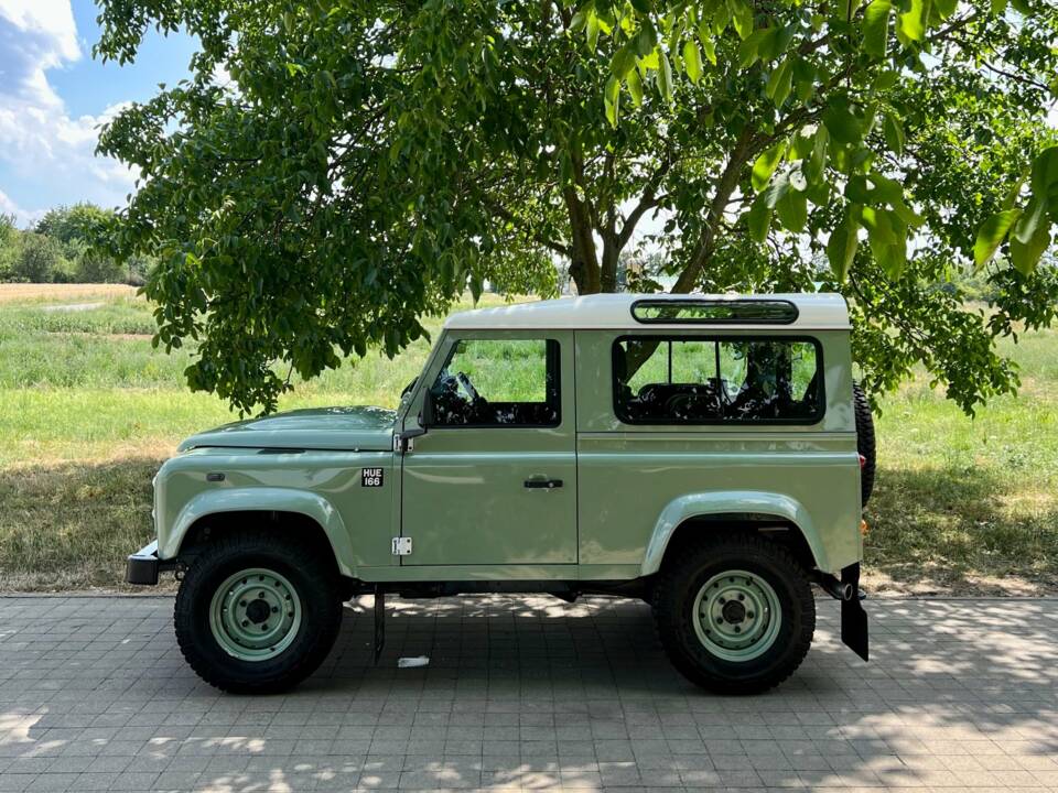 Bild 18/19 von Land Rover Defender 90 Heritage (2015)