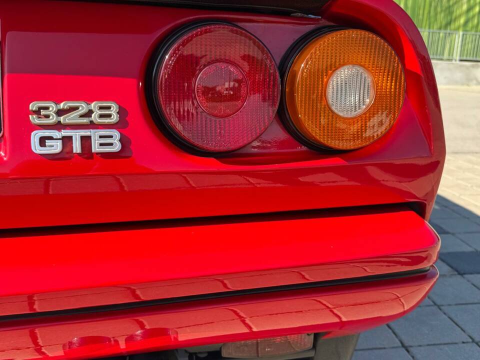 Bild 10/12 von Ferrari 328 GTB (1986)