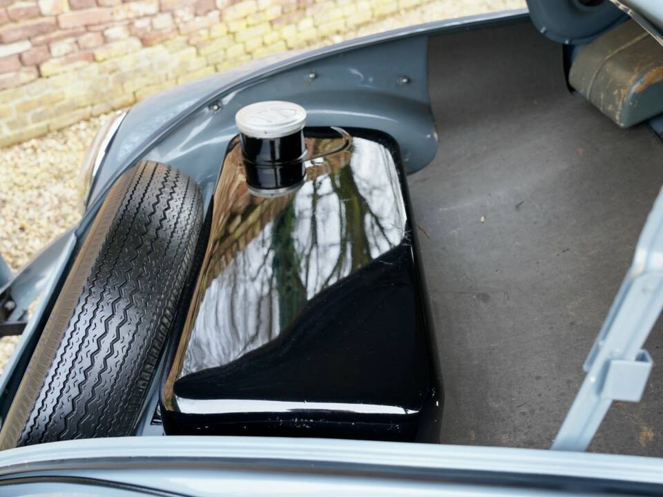 Image 21/50 de Volkswagen Käfer 1200 Standard "Ovali" (1955)